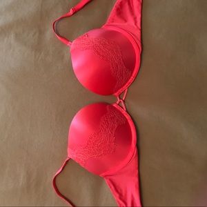 Victoria's Secret bombshell bra