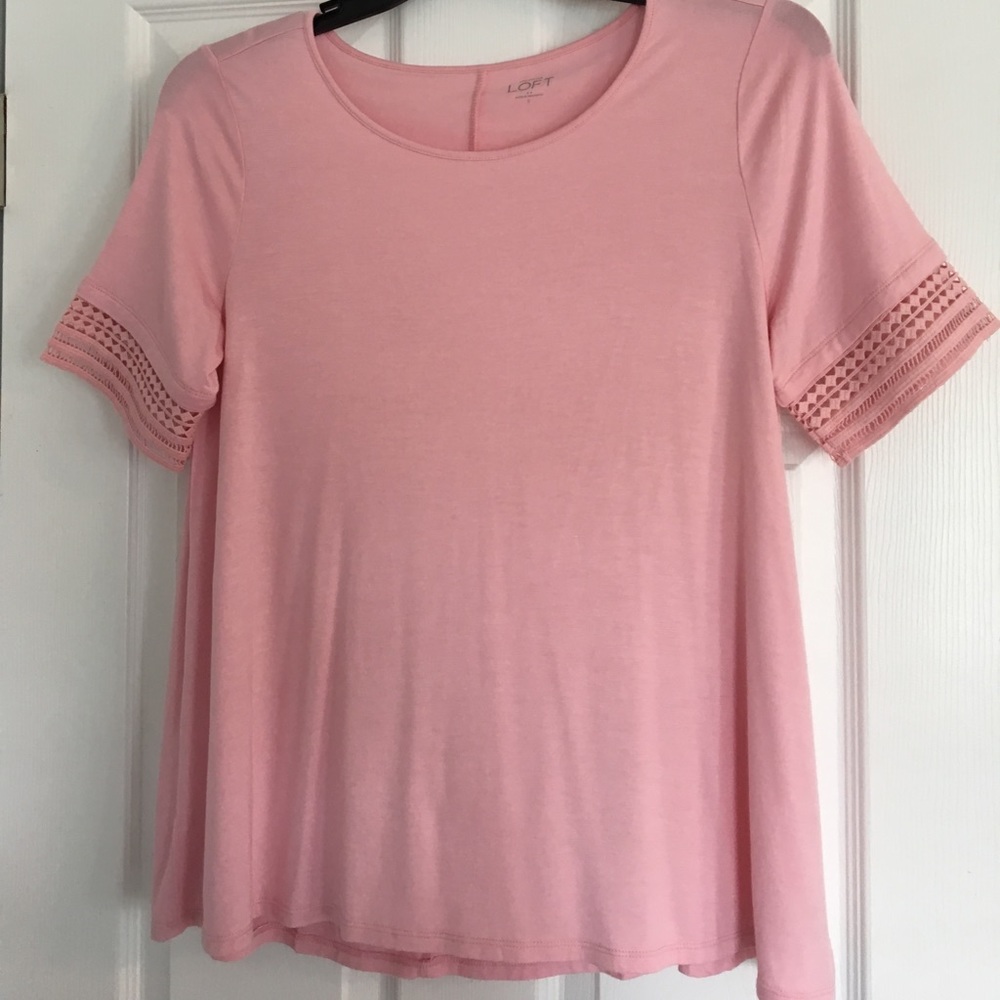 Soft, knot tee with cutout embellishment on sleeve