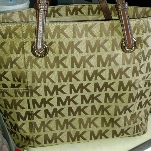 REAL - Michael Kors Tote Style Purse - Picture 2 of 3