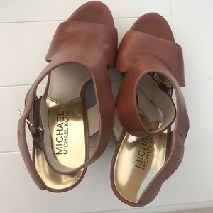 MICHAEL Michael Kors Josephine wedge size 5 1/2