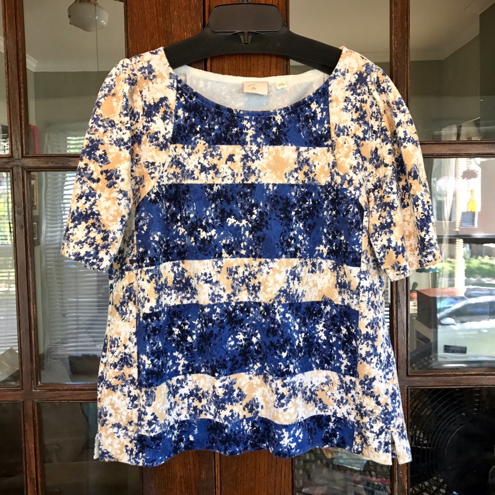 💥PARTY PRICE⬇️Cute girlie top! Barely worn!