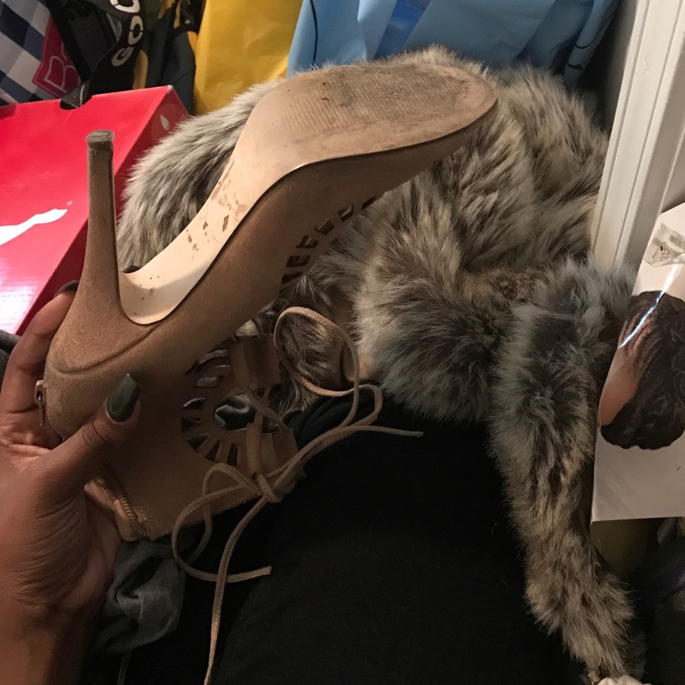 Heels - Picture 2 of 3