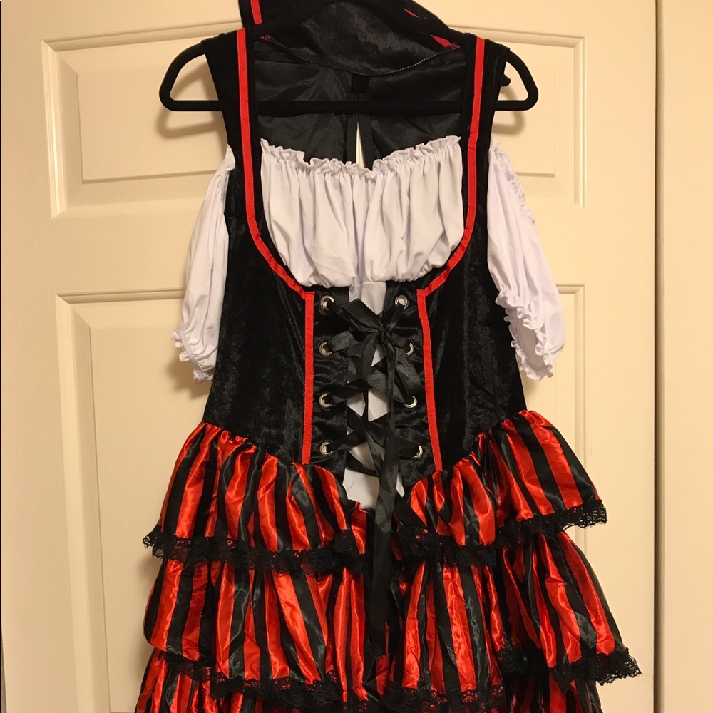 BNWOT Spirit Halloween Pirate Wench Costume