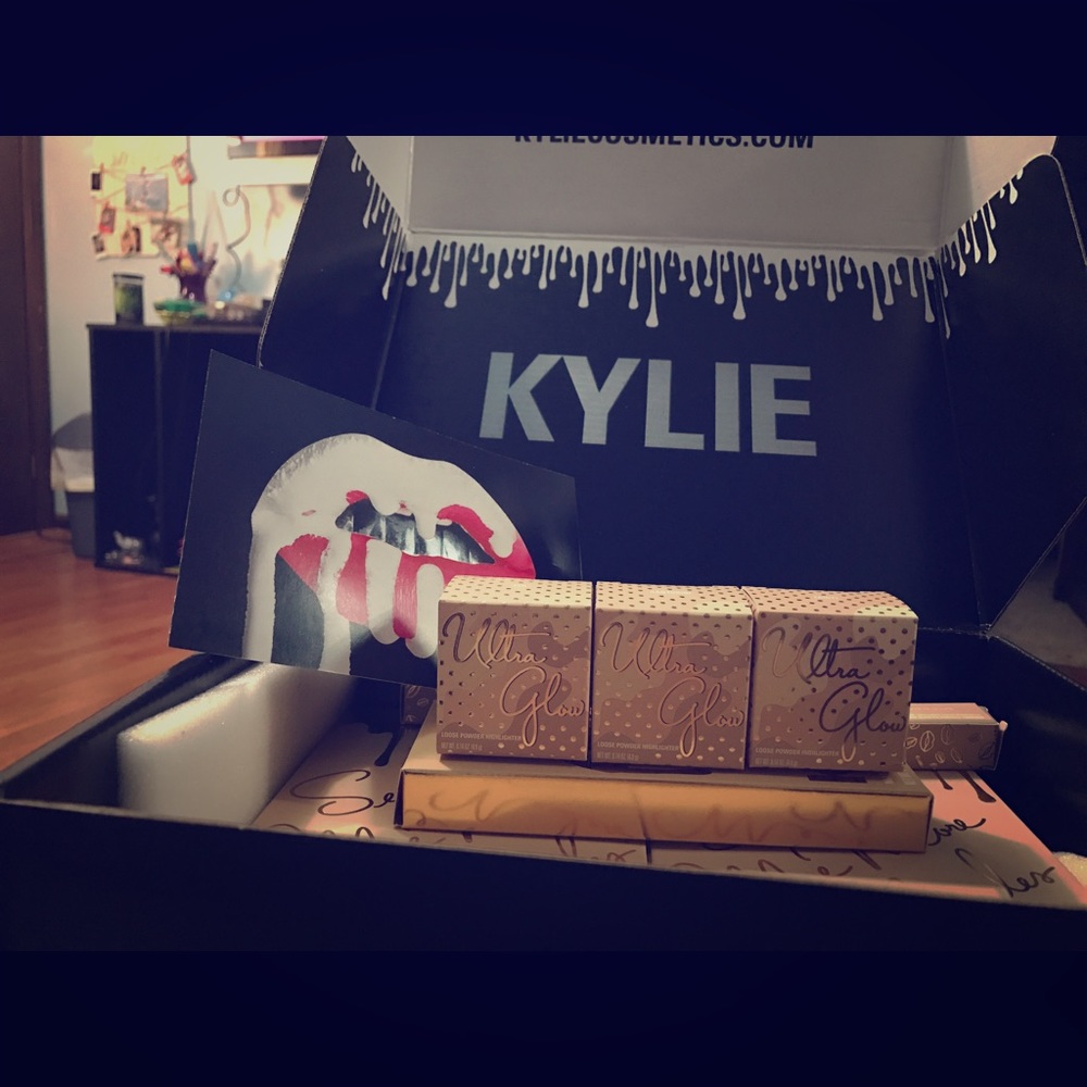 Kylie cosmetics ultra glow bundle