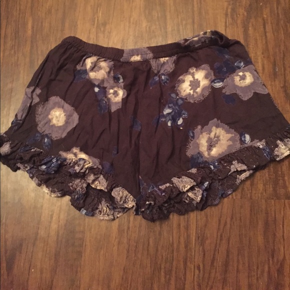 Patterned Shorts - Picture 2 of 4