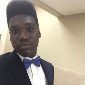 Meet your Posher, Derrick