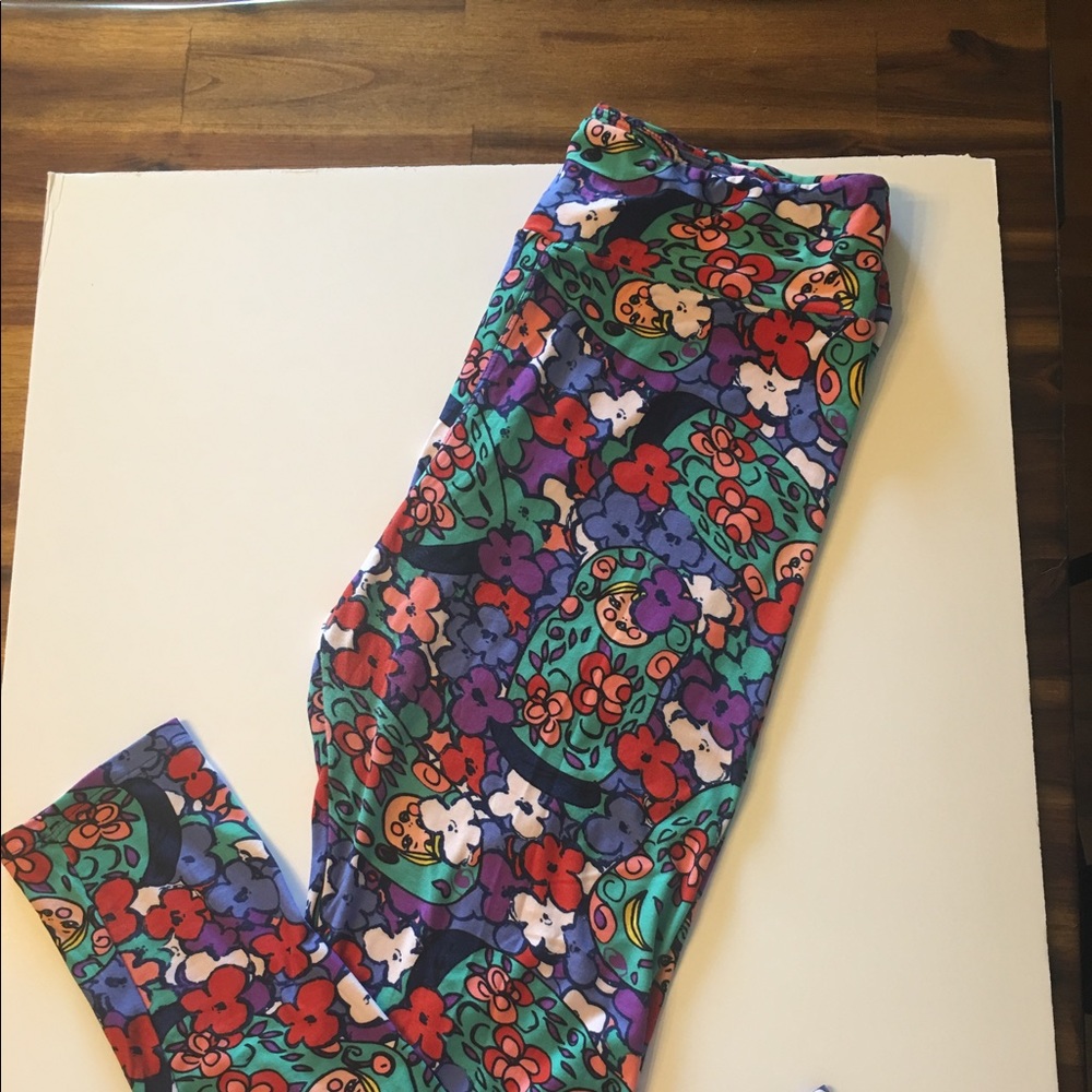 LulaRoe Tall and Curvy Leggings