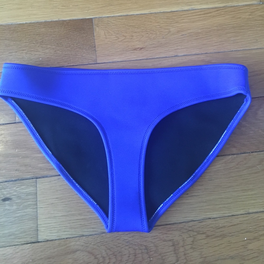 Triangl Ollie penny wanderlust size large