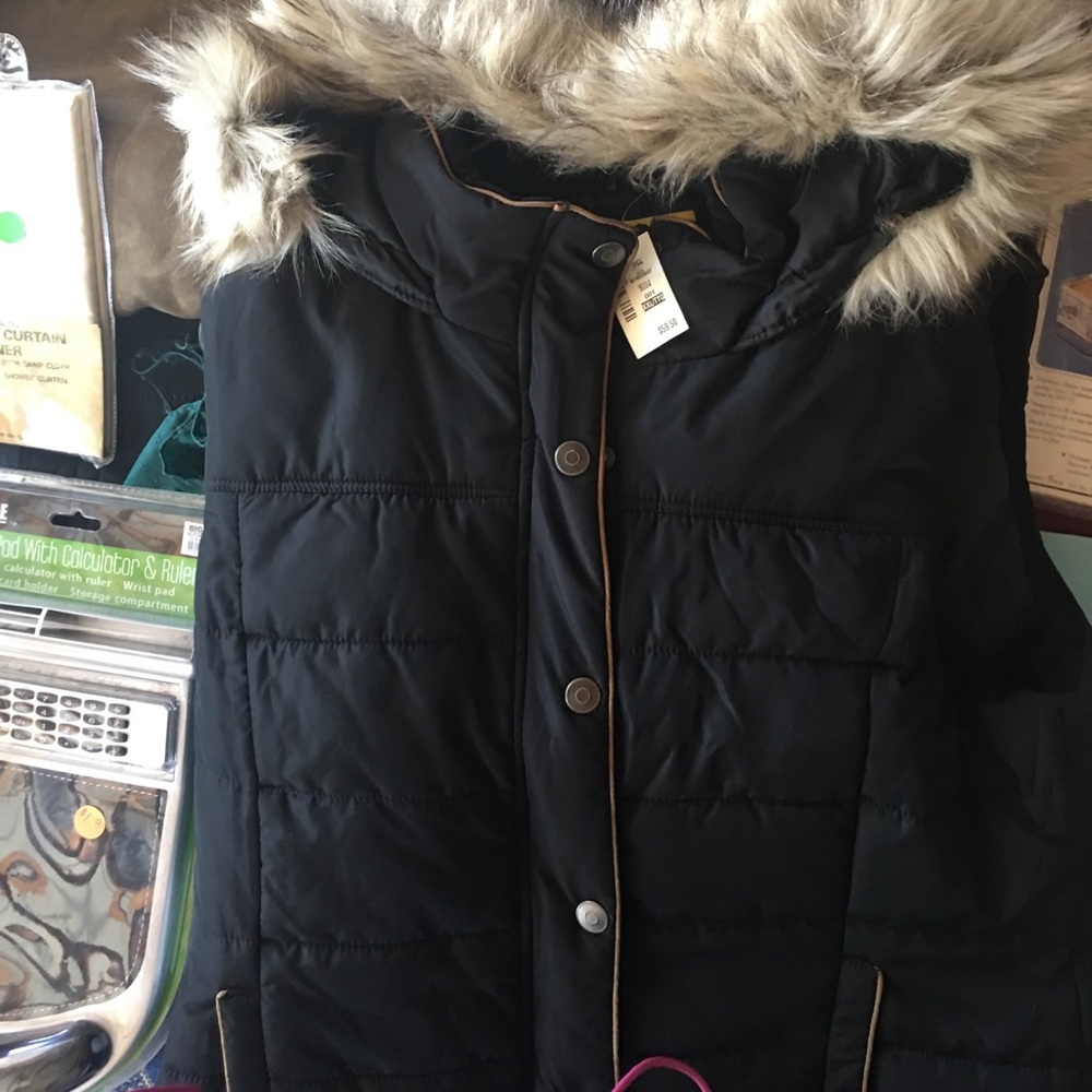 Black Aeropostale Vest