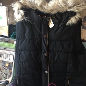 Black Aeropostale Vest