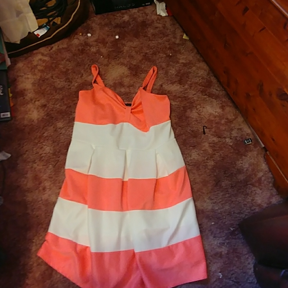 Rue 21 pink and white dress size 3x