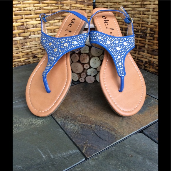 🆕 NEW-VERY CUTE SANDALS/ ADJUSTABLE STRAP NWOT - Picture 2 of 6