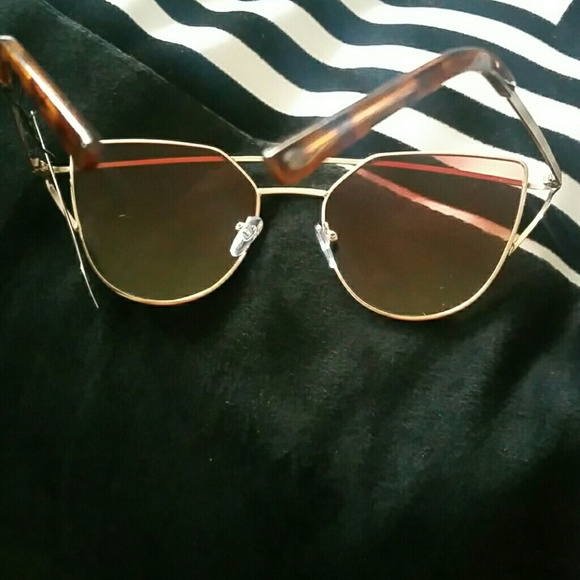Sunglasses - Picture 2 of 3