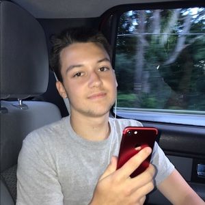 Meet your Posher, Avery