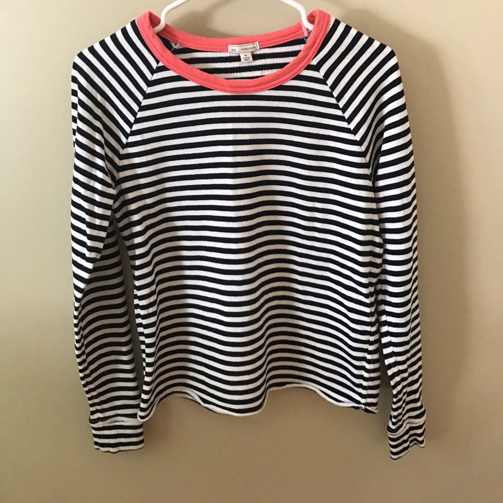 GAP sweatshirt