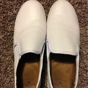 Nursing shoes