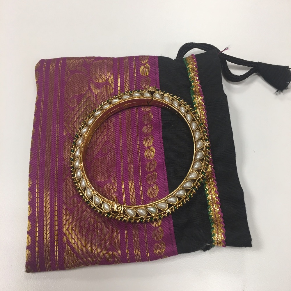 🌟HP🌟NWOT Bracelet with pearls