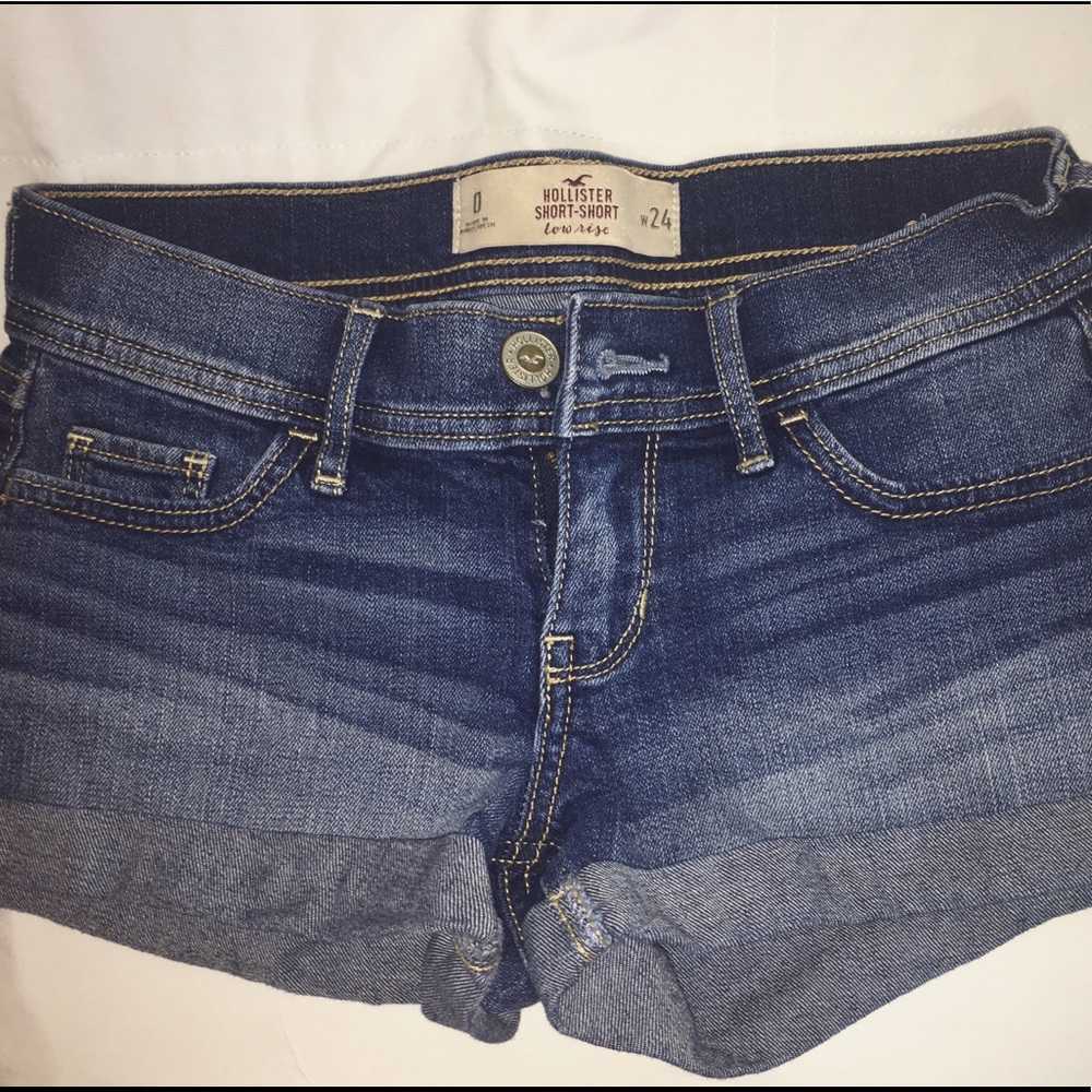 HOLLISTER- Denim shorty low rise shorts