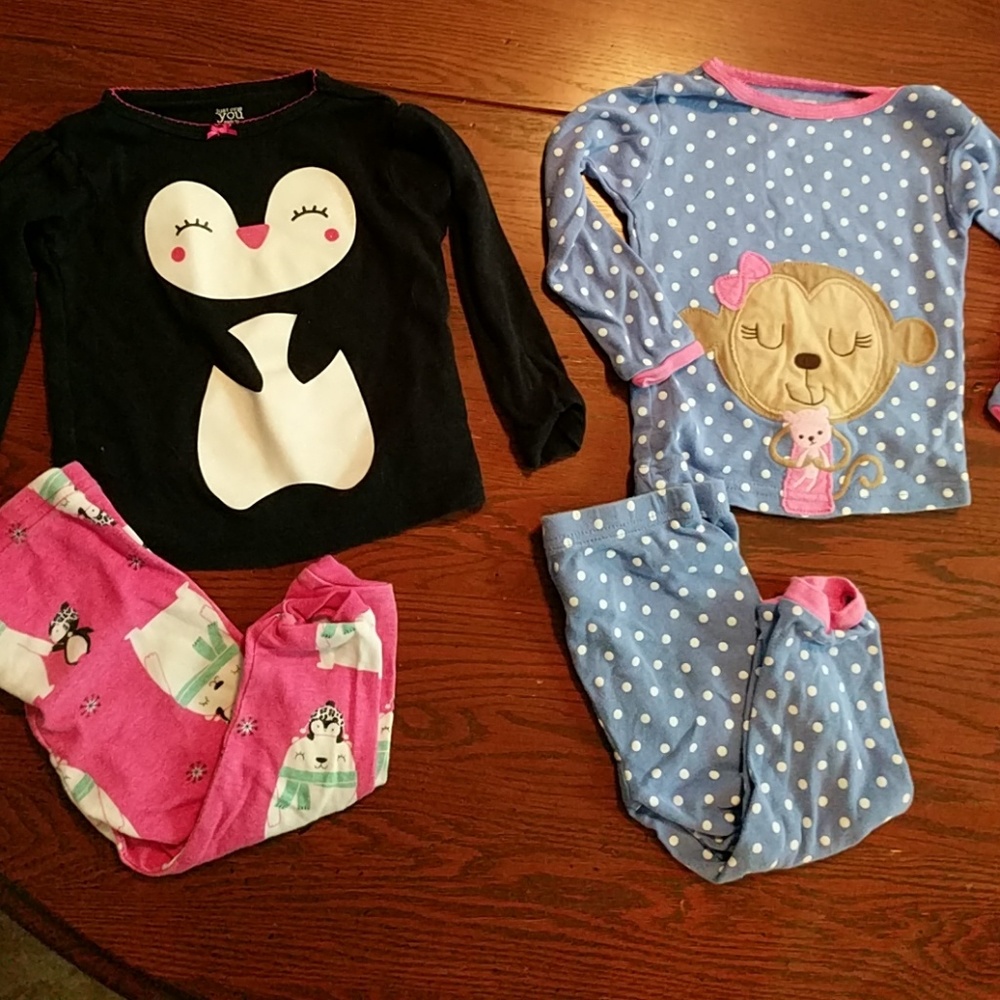 Carter's two piece pajamas lot 18 months Girl