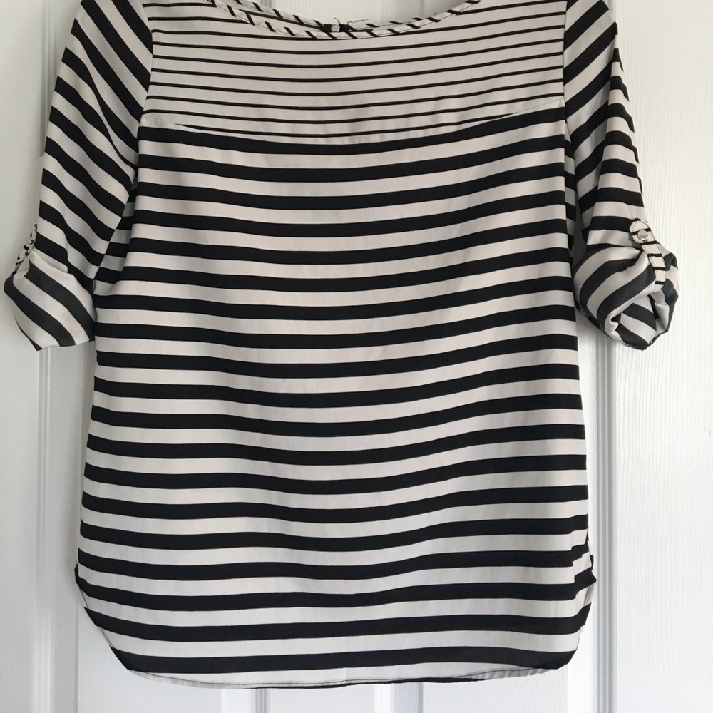 3/4 striped blouse with silver buttons on sleeve