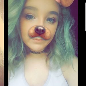 Meet your Posher, Chloe