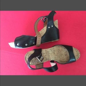 NWOT never worn Lucky brand leather & cork