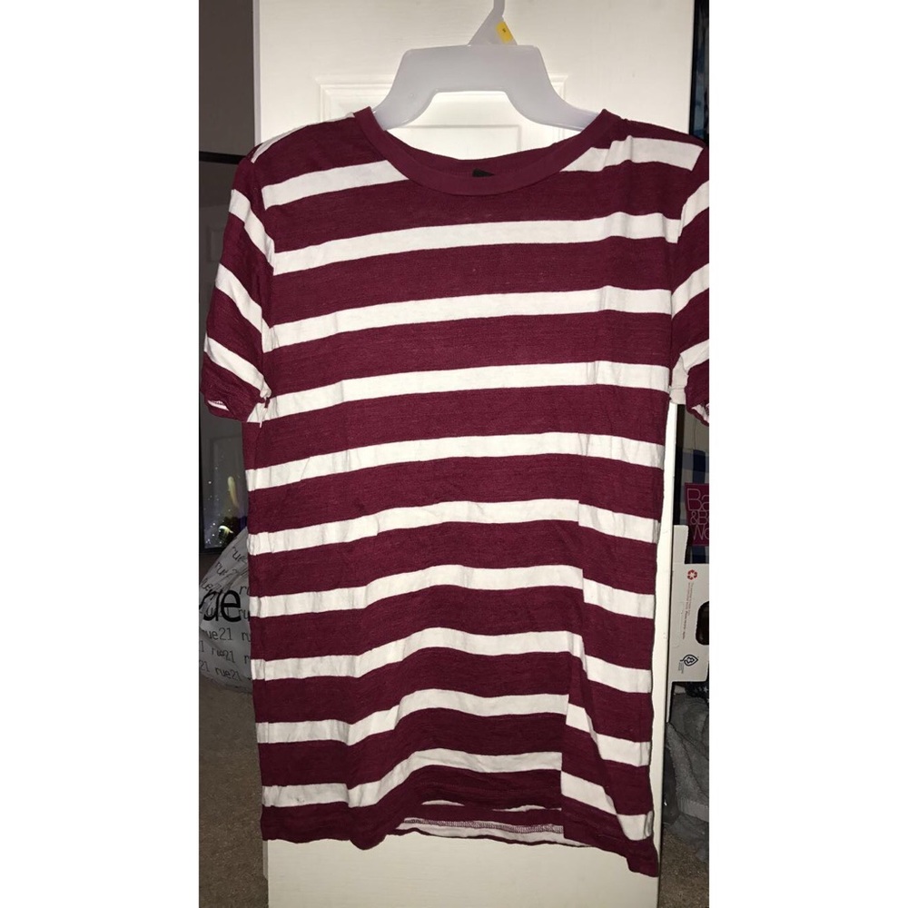 h&m red and white short sleeve