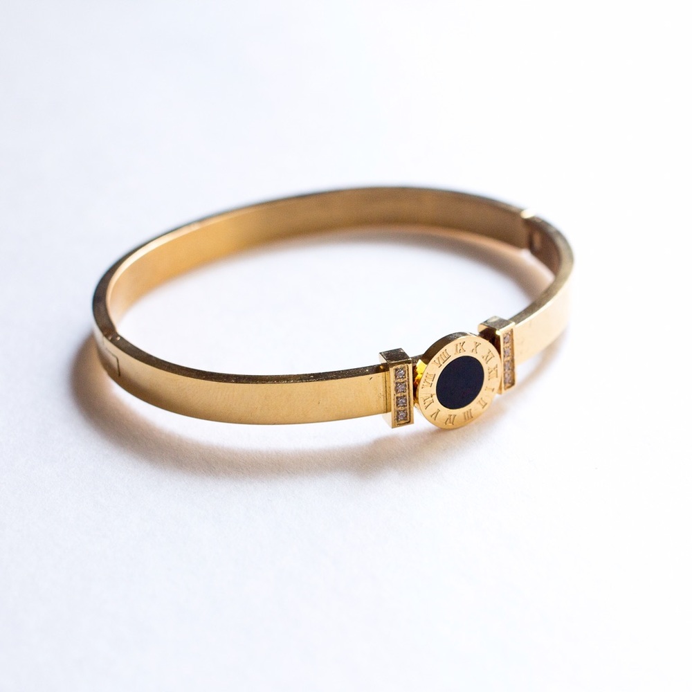 "Luxury Bangle"