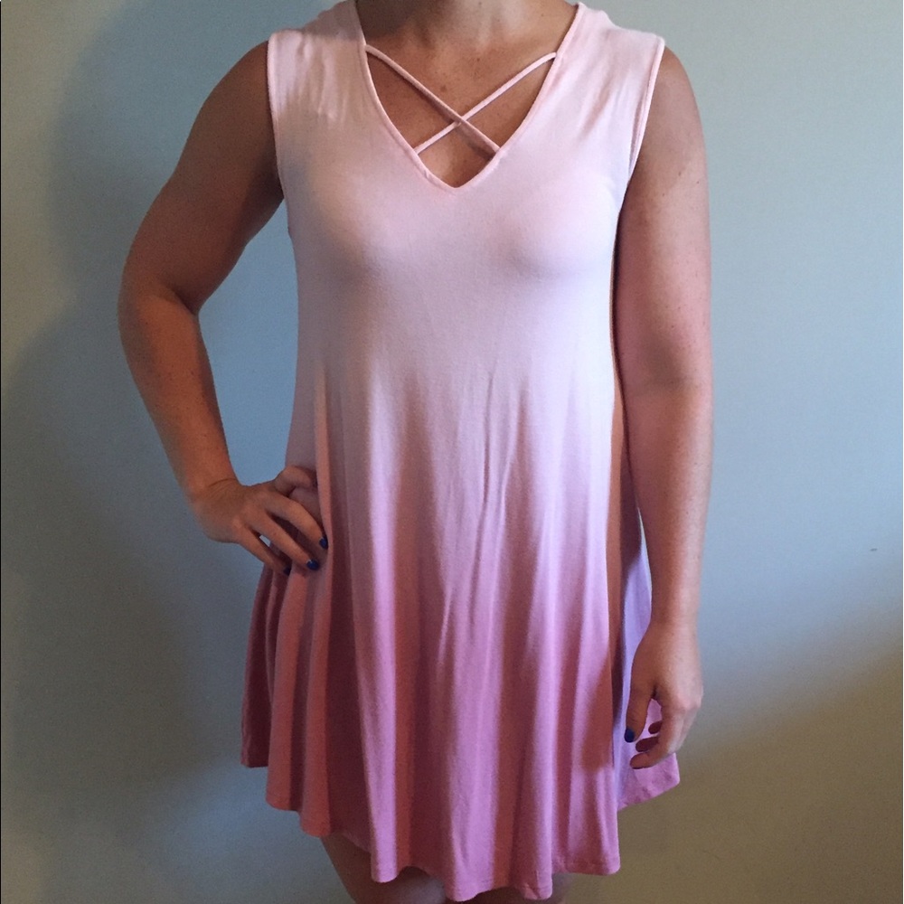 ⚡️NWT⚡️Pink ombre dress w/ criss-cross neck