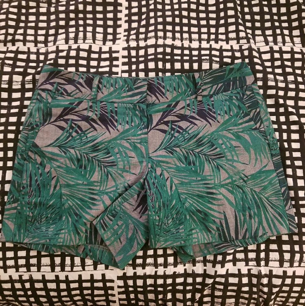 Ann Taylor signature shorts