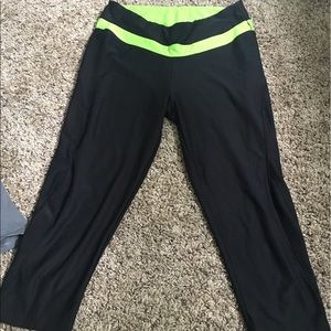 Knee length athletic leggings