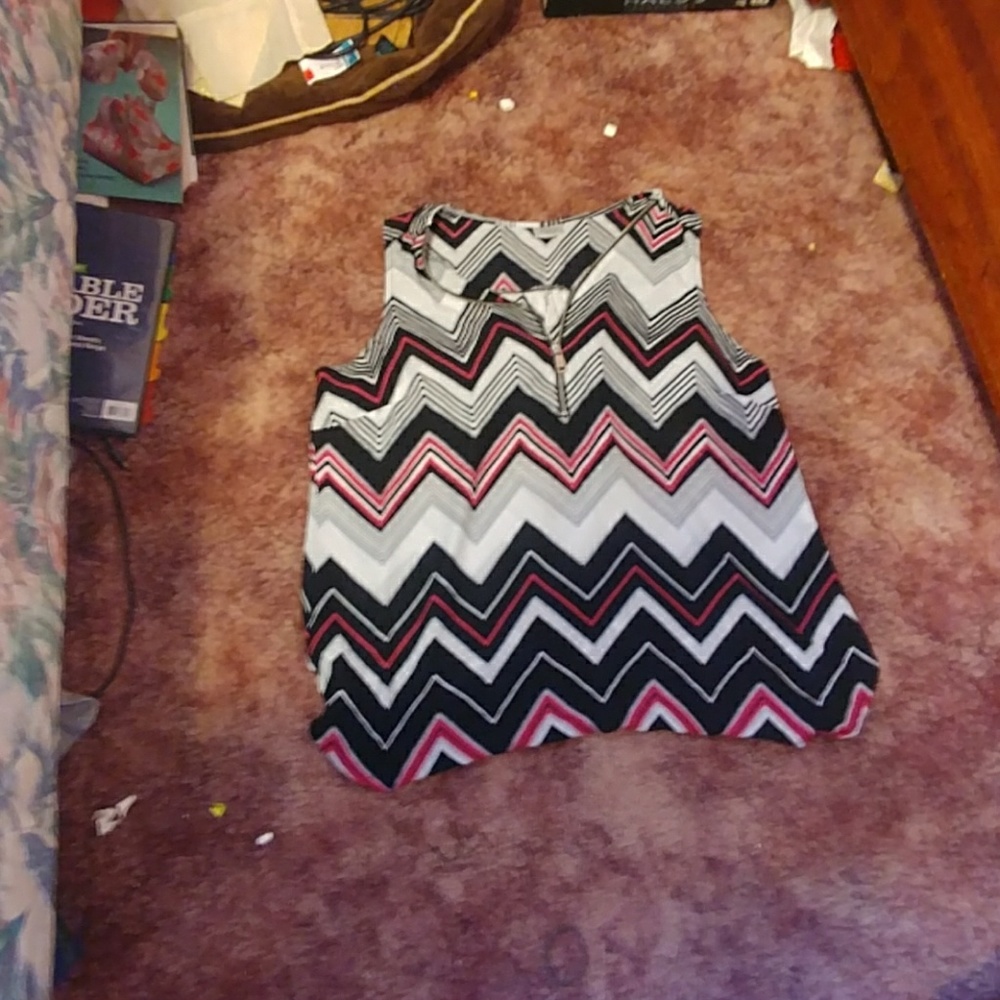 Avenue top size 18/20