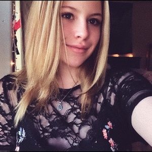 Meet your Posher, Chloe