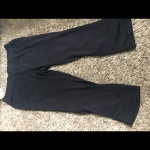 Black athletic leggings