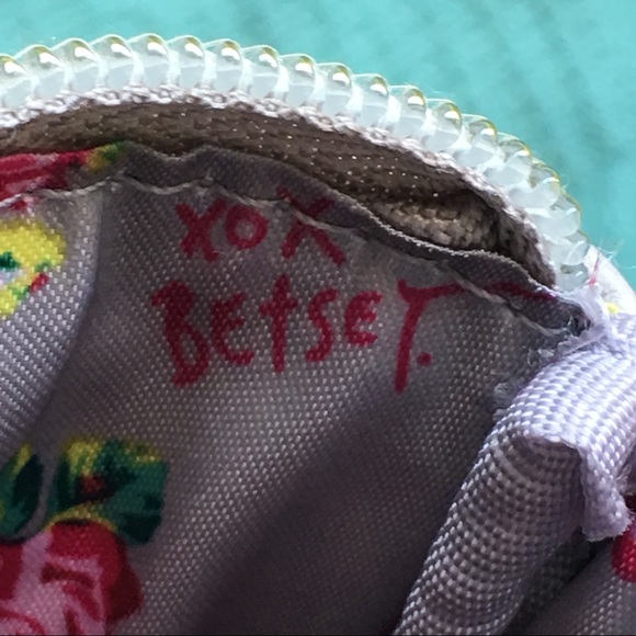 Flirty cat 🐱 Phone case Betsey Johnson.💕💕 - Picture 4 of 7