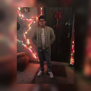 Meet your Posher, Carlos