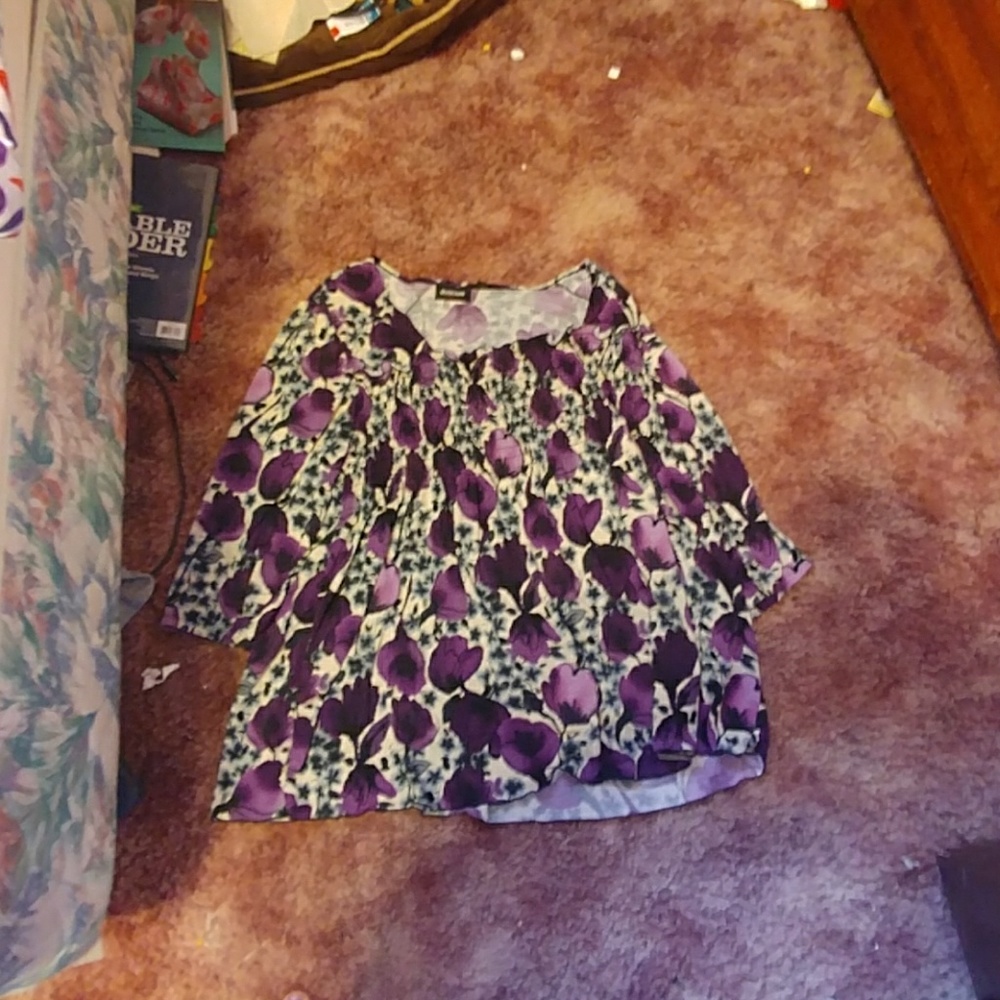 Avenue top size 22/24