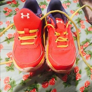 Under Armor tennis shoes