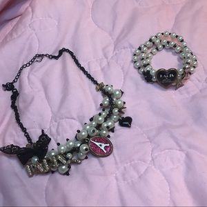Betsey Johnson Paris necklace and bracelet set