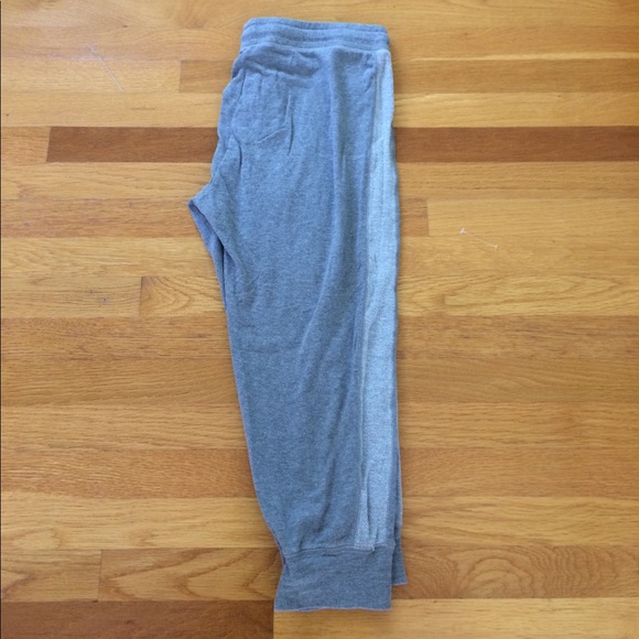 4/$15 SUPER SALE Cropped Gray Sweatpants - Picture 2 of 3
