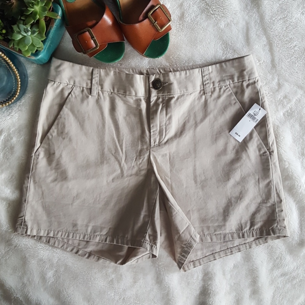 Gap Aubrey Khaki Shorts Size 6