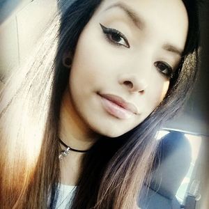 Meet your Posher, Yesenia