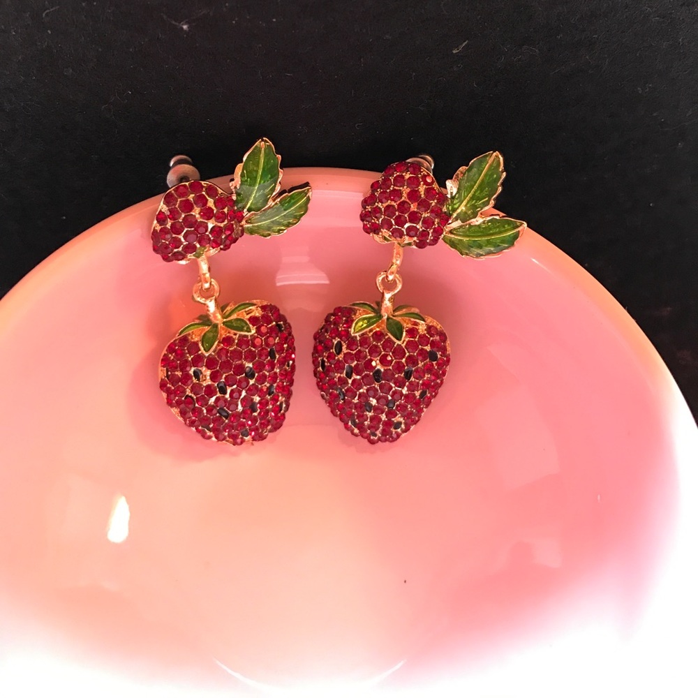 🍓Swarovski encrusted strawberry earrings 🍓