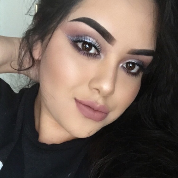 Meet your Posher, Daniela - Picture 1 of 1