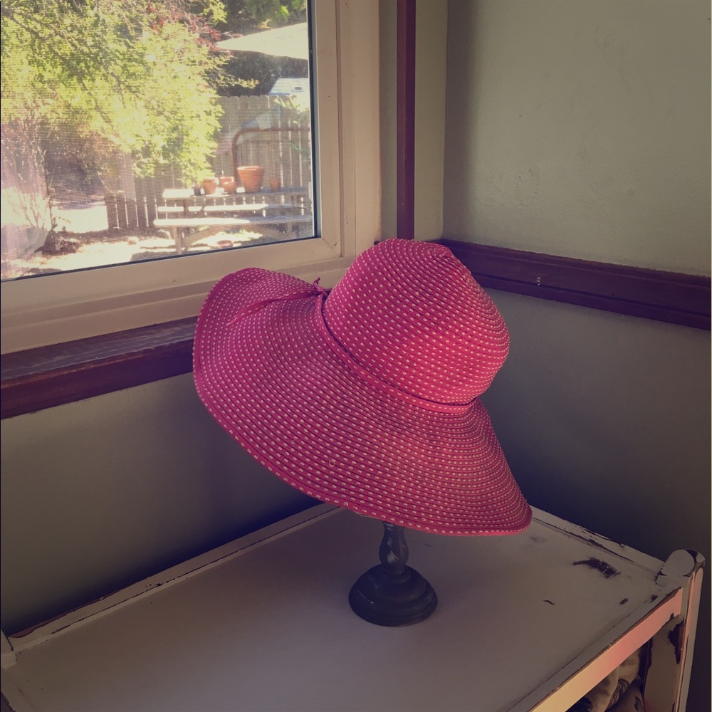 Floppy summer hat