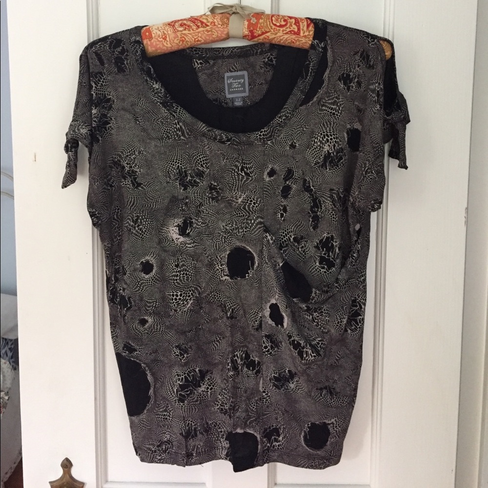 Seventy Two Changes shoulder peep tee