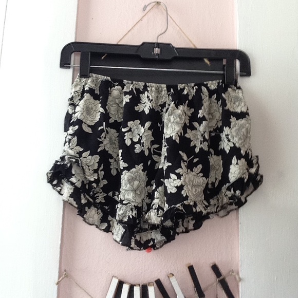 2 Brandy Melville shorts - Picture 2 of 2