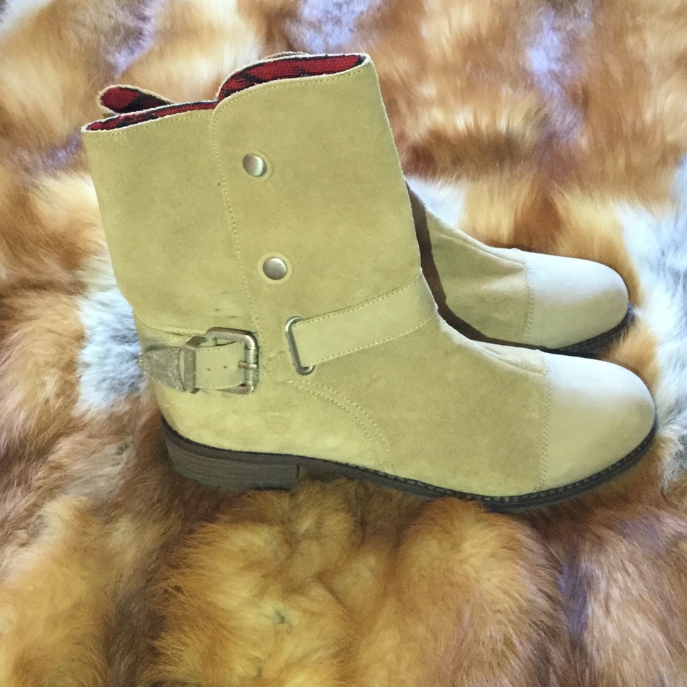 Matt Bernson boots
