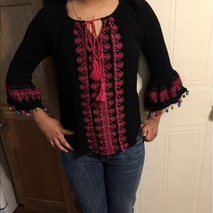 Women's pom pom women's top