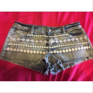 RUE 21 daisy denim shorts!